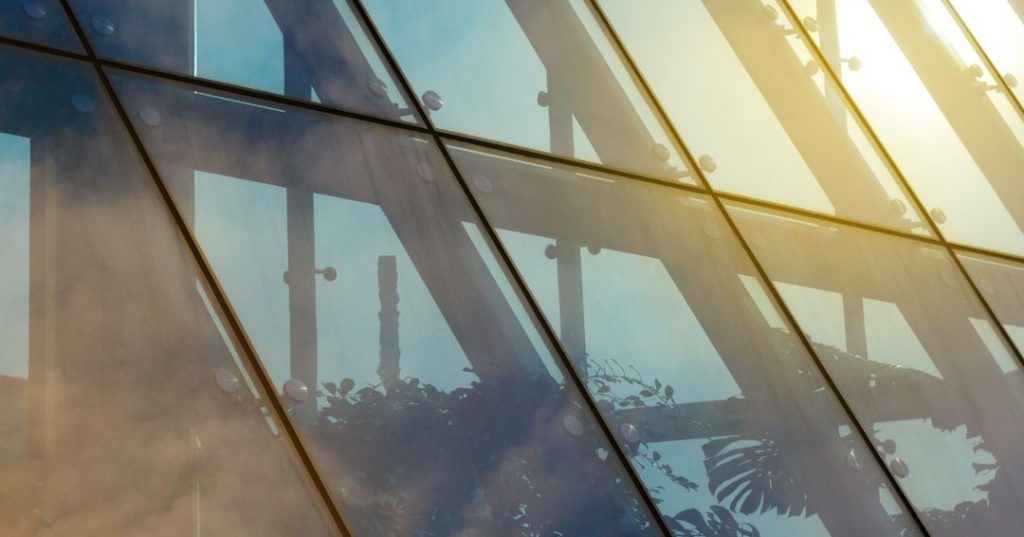 Fachadas de vidro em Santos